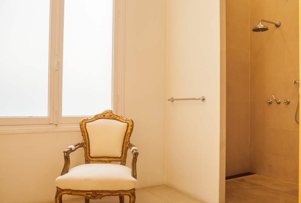 Scandinavian Designer Ground Floor Apartment - Nice, France