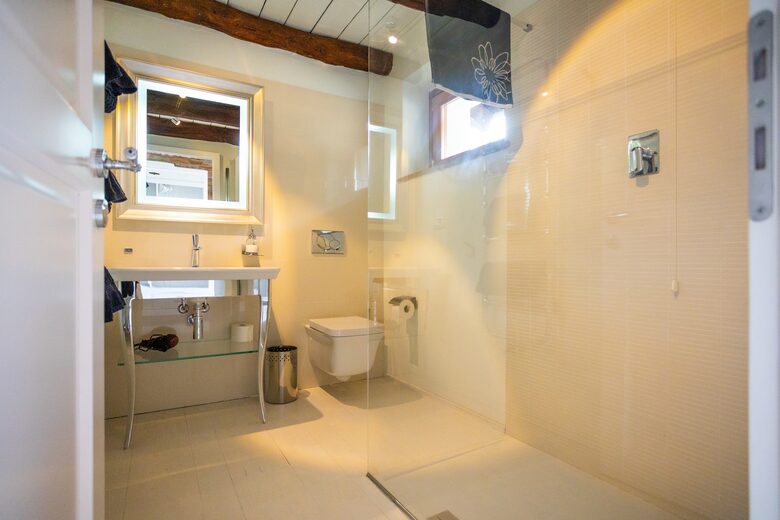 Villa SuSti - Agliano Terme, Italy