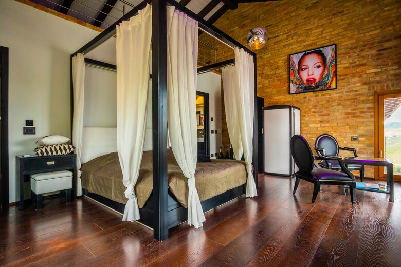 Villa SuSti - Agliano Terme, Italy