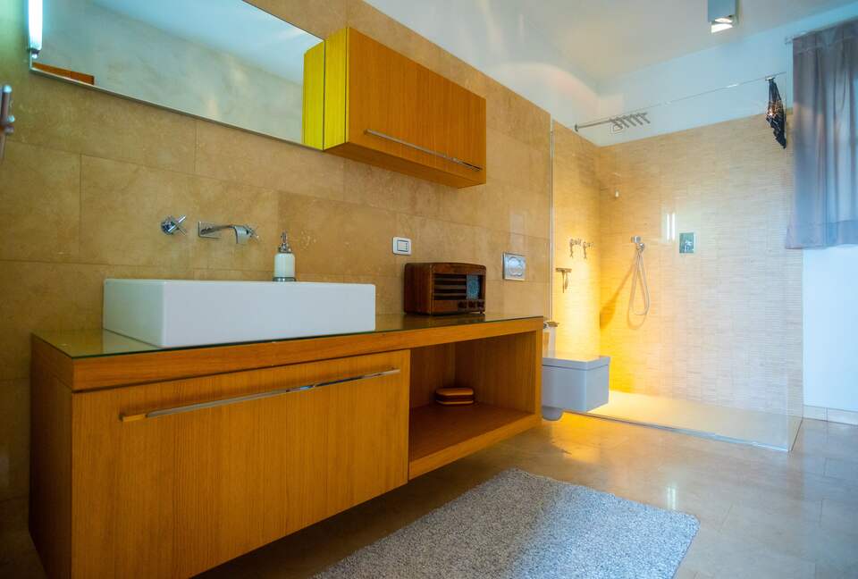 Villa SuSti - Agliano Terme, Italy