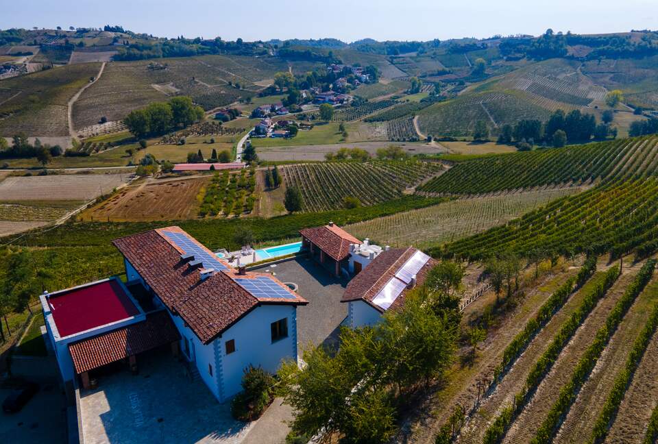 Villa SuSti - Agliano Terme, Italy