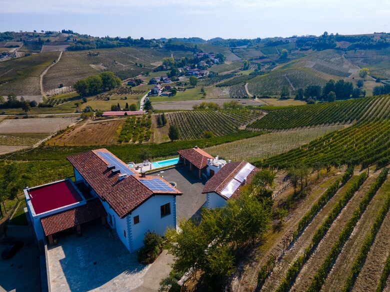 Villa SuSti - Agliano Terme, Italy