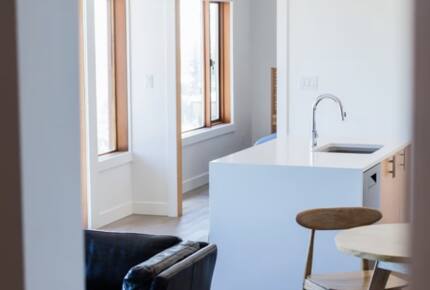 Stunning 2-Bedroom Oceanfront Escape - Sooke, Canada