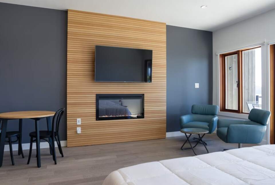 Stunning Studio Oceanfront Escape - Sooke, Canada