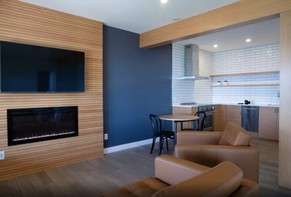 Stunning 1-Bedroom Oceanfront Escape - Sooke, Canada