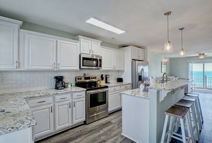 Renew by the Sea (Unit 2) | Oceanfront, Communal Pool, Hot Tubs, Elevator - North Topsail Beach, North Carolina