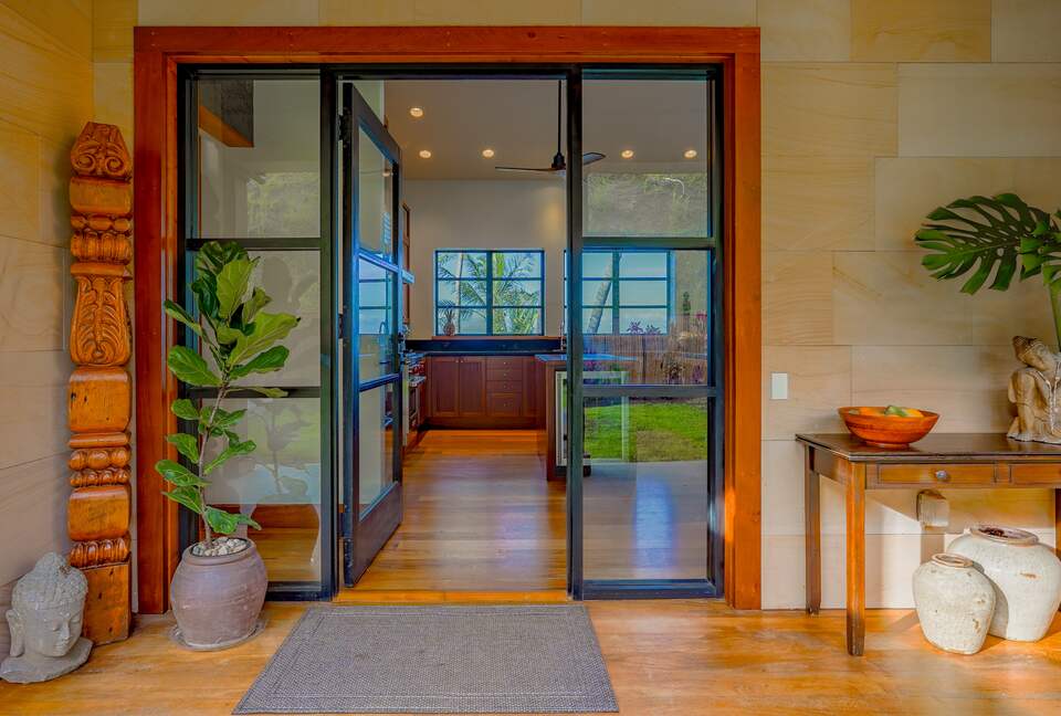 Luxury Oceanfront Balinese Oasis - Nīnole, Hawaii