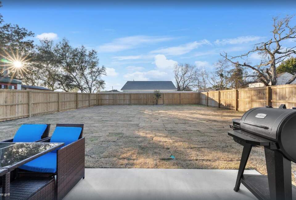 Cheerful 3- Bedroom Cottage 5 Min Walk to the Beach - Panama City Beach, Florida