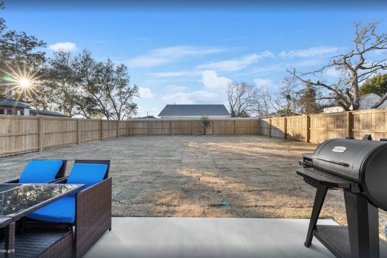 Cheerful 3- Bedroom Cottage 5 Min Walk to the Beach - Panama City Beach, Florida