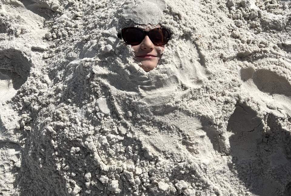 Cheerful 3- Bedroom Cottage 5 Min Walk to the Beach - Panama City Beach, Florida