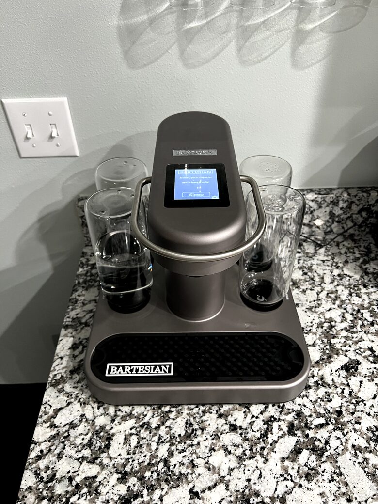 Cheerful 3- Bedroom Cottage 5 Min Walk to the Beach - Panama City Beach, Florida