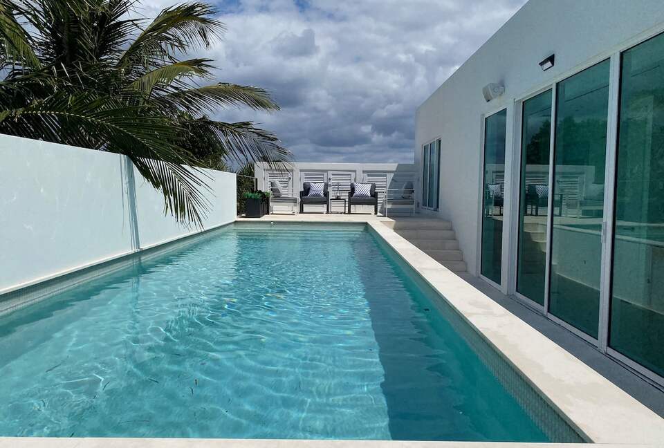 Modern Delray Getaway | Private Pool | Walk to Beach - Delray Beach, Florida