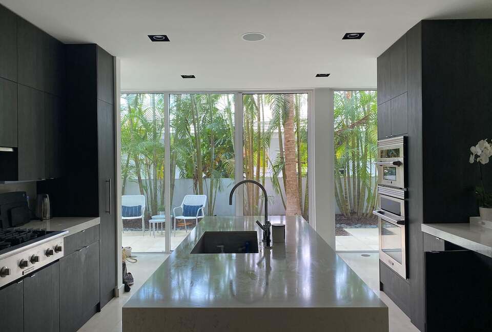 Modern Delray Getaway | Private Pool | Walk to Beach - Delray Beach, Florida