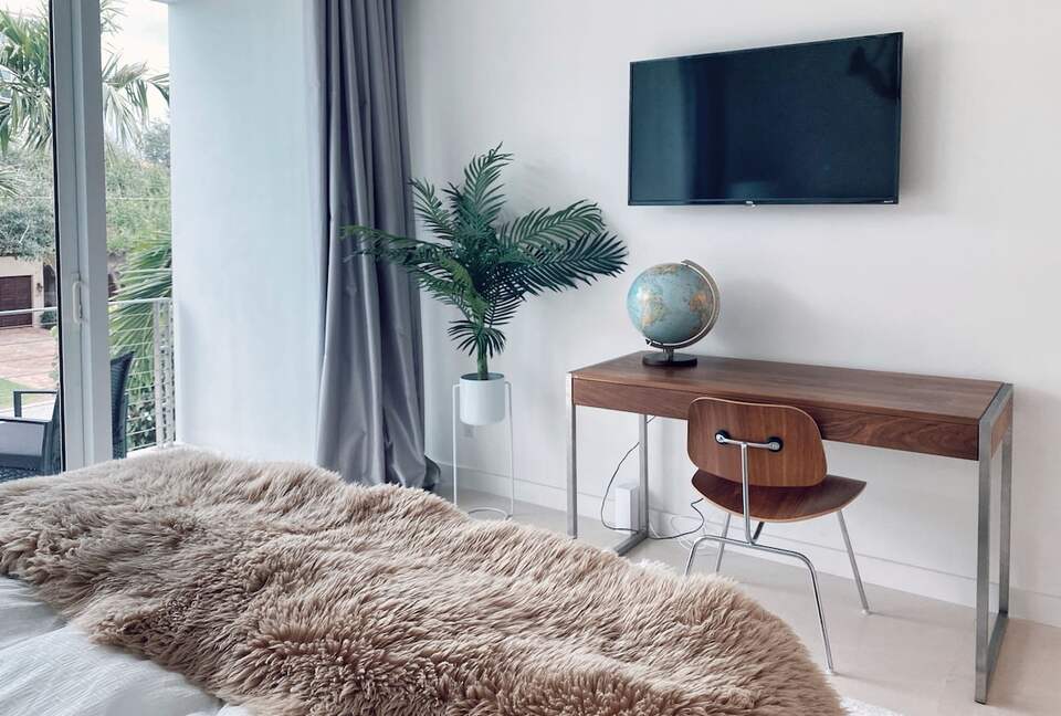 Modern Delray Getaway | Private Pool | Walk to Beach - Delray Beach, Florida