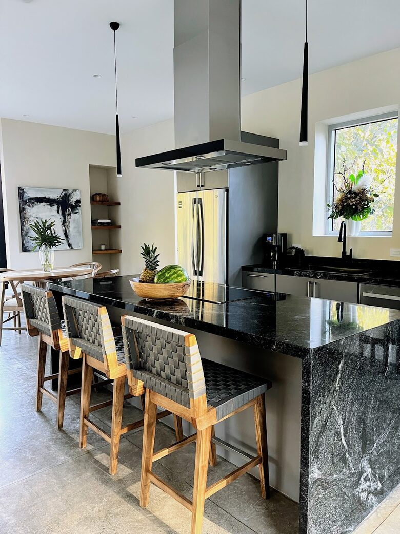 Modern Costa Rica Getaway - Black Beauty, Costa Rica