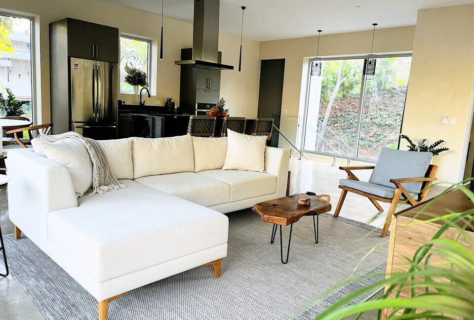 Modern Costa Rica Getaway - Black Beauty, Costa Rica