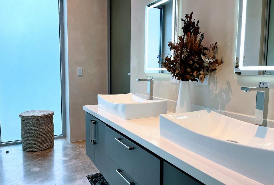 Modern Costa Rica Getaway - Black Beauty, Costa Rica