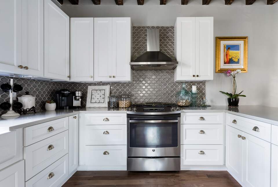 Historic Gem Walking Distance to King St - Charleston, South Carolina