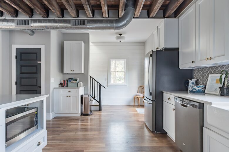 Historic Gem Walking Distance to King St - Charleston, South Carolina