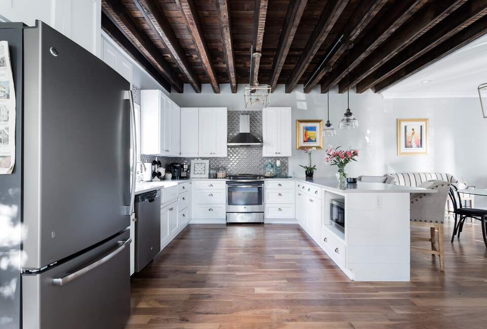 Historic Gem Walking Distance to King St - Charleston, South Carolina