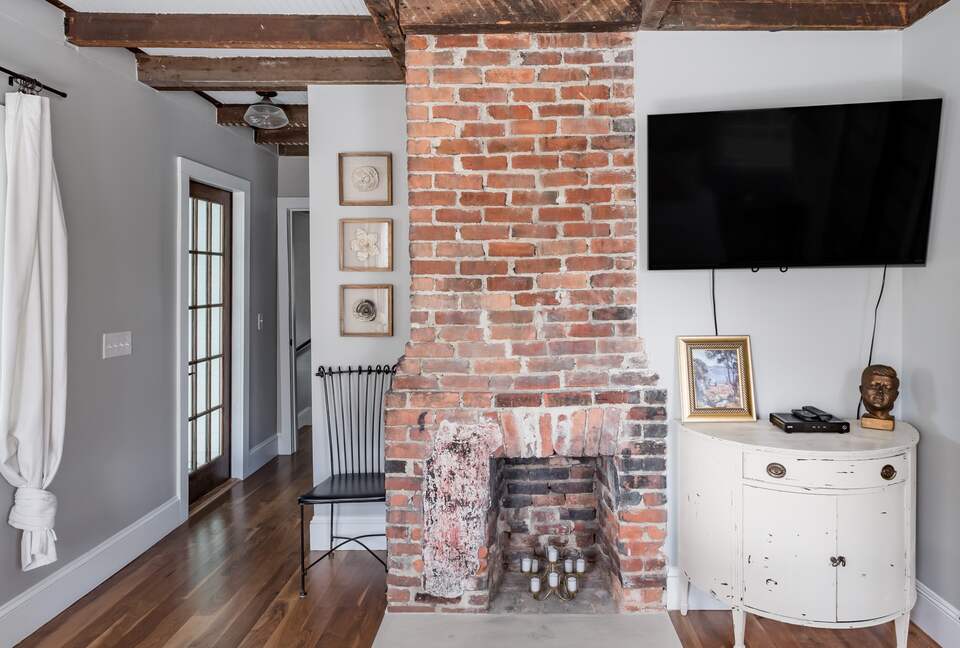 Historic Gem Walking Distance to King St - Charleston, South Carolina