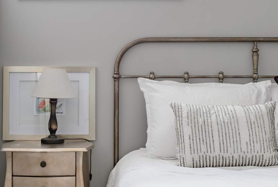 Historic Gem Walking Distance to King St - Charleston, South Carolina