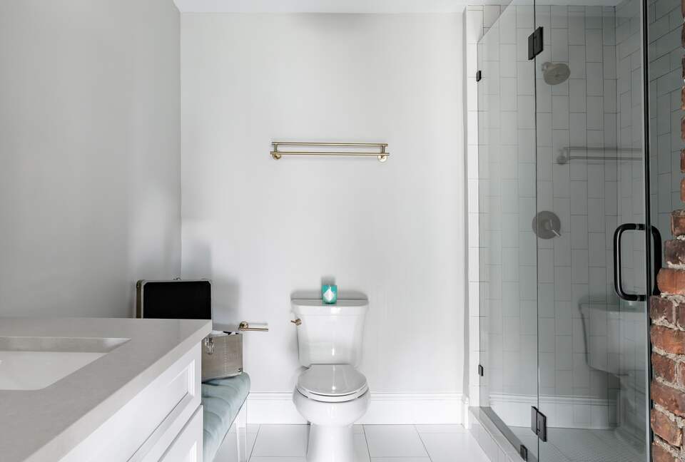 Historic Gem Walking Distance to King St - Charleston, South Carolina