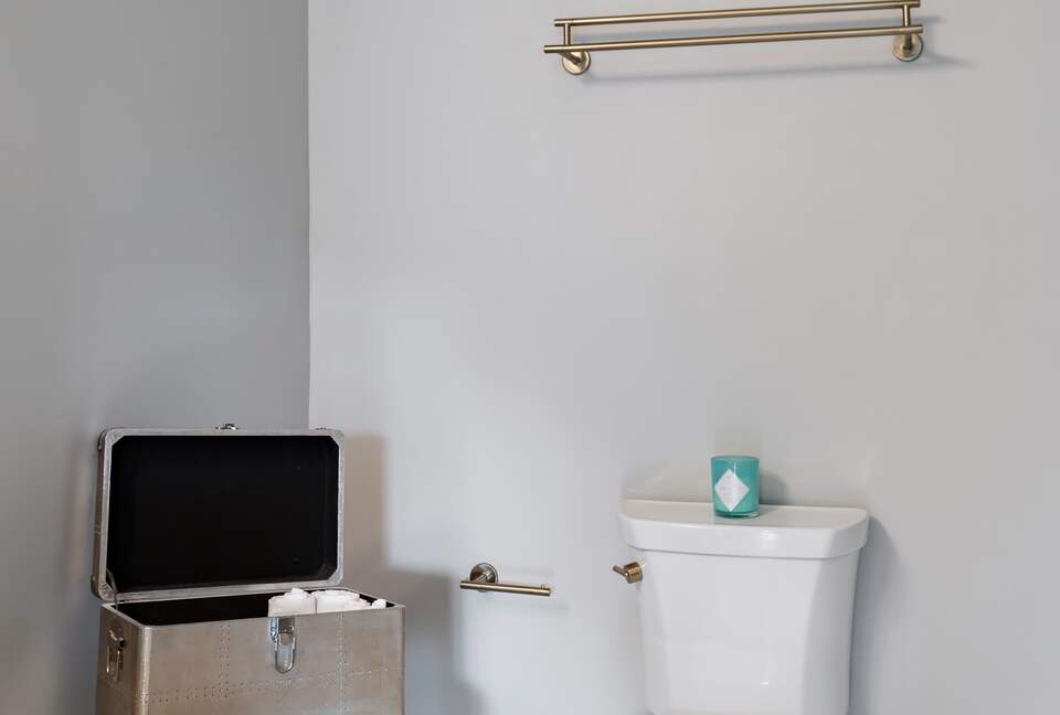 Historic Gem Walking Distance to King St - Charleston, South Carolina