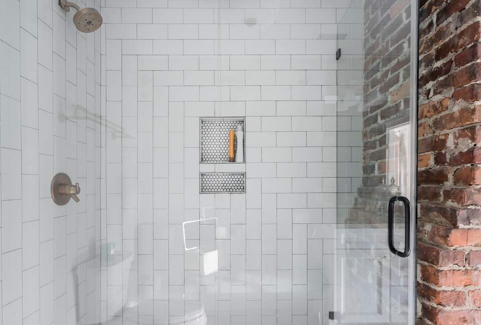 Historic Gem Walking Distance to King St - Charleston, South Carolina