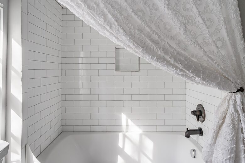 Historic Gem Walking Distance to King St - Charleston, South Carolina