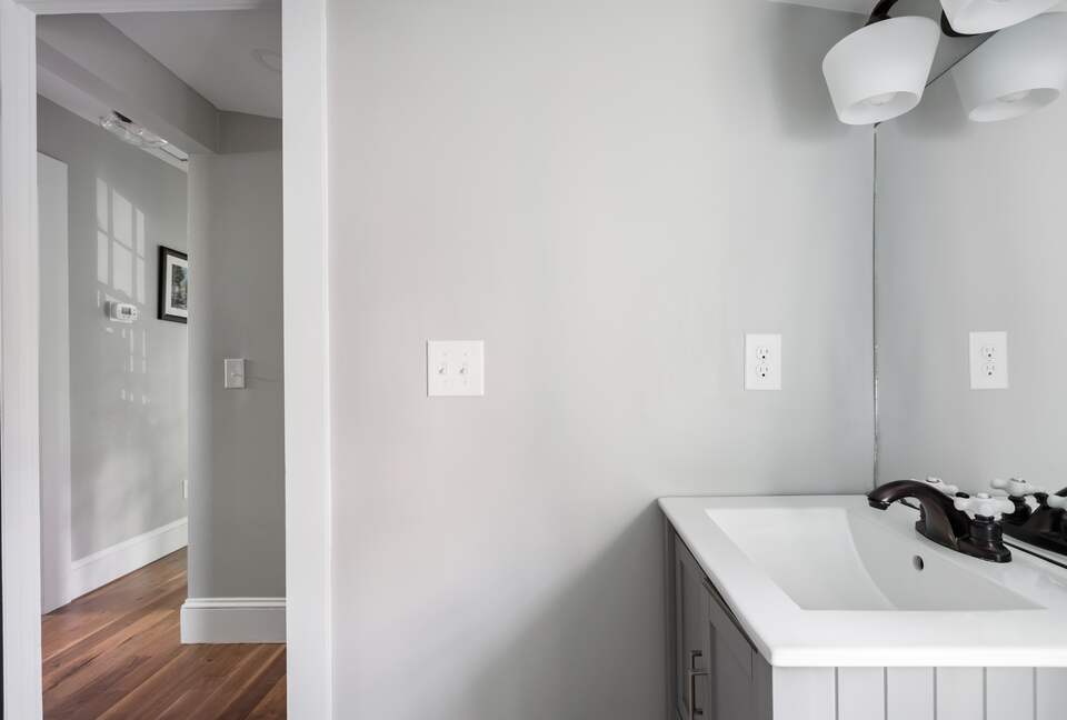 Historic Gem Walking Distance to King St - Charleston, South Carolina