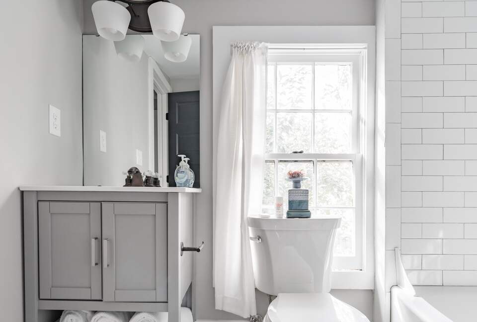 Historic Gem Walking Distance to King St - Charleston, South Carolina