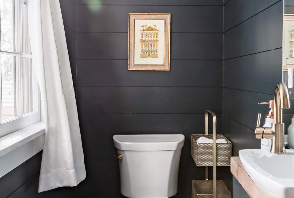 Historic Gem Walking Distance to King St - Charleston, South Carolina