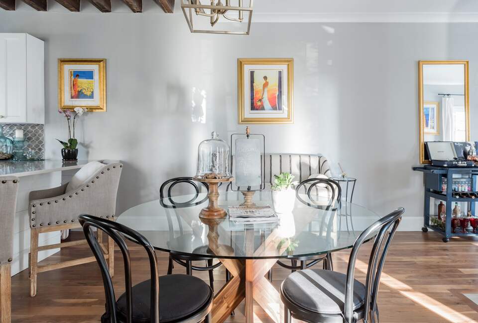 Historic Gem Walking Distance to King St - Charleston, South Carolina