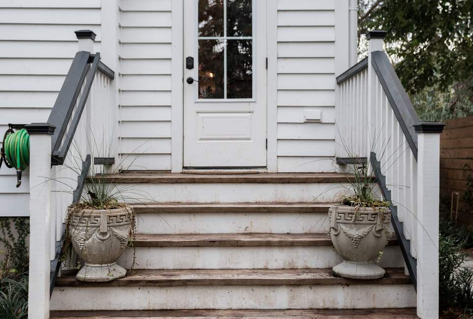 Historic Gem Walking Distance to King St - Charleston, South Carolina