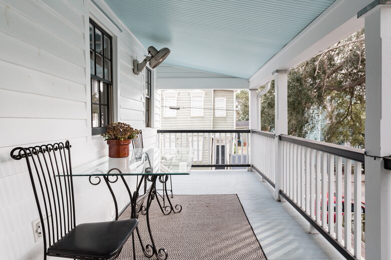 Historic Gem Walking Distance to King St - Charleston, South Carolina