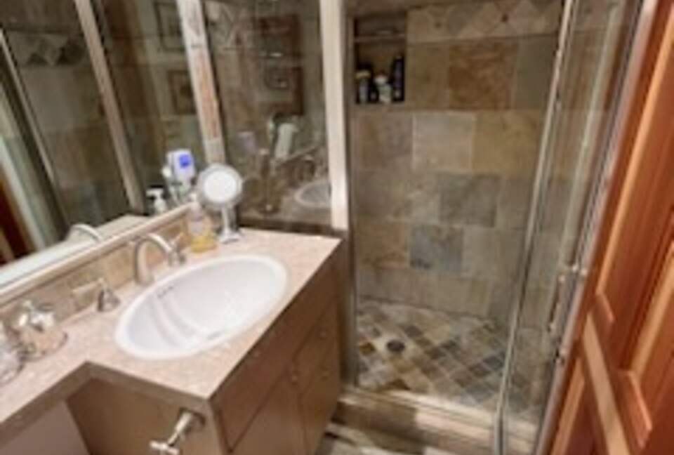 Golden Peak Creekside - Vail, Colorado