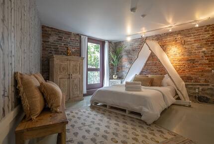 Exclusive 6 bed, 6 bath residence in Old Montreal - Montreal, Canada