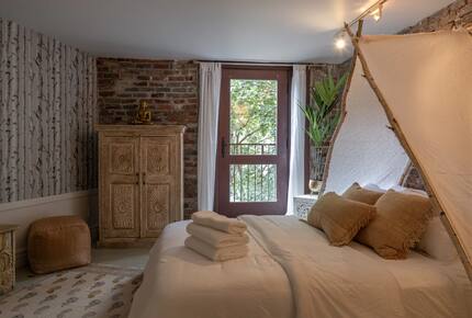 Exclusive 6 bed, 6 bath residence in Old Montreal - Montreal, Canada