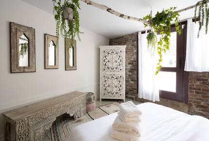 Exclusive 6 bed, 6 bath residence in Old Montreal - Montreal, Canada