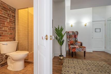 Exclusive 6 bed, 6 bath residence in Old Montreal - Montreal, Canada