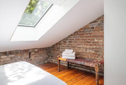 Exclusive 6 bed, 6 bath residence in Old Montreal - Montreal, Canada