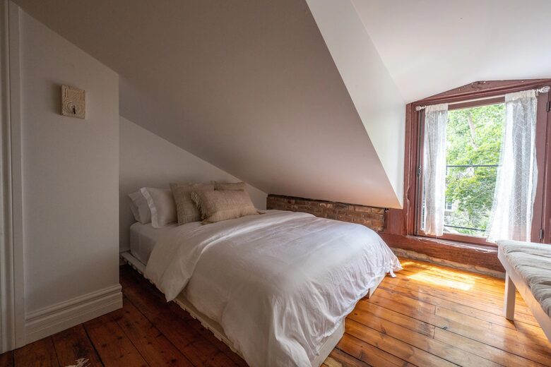 Exclusive 6 bed, 6 bath residence in Old Montreal - Montreal, Canada