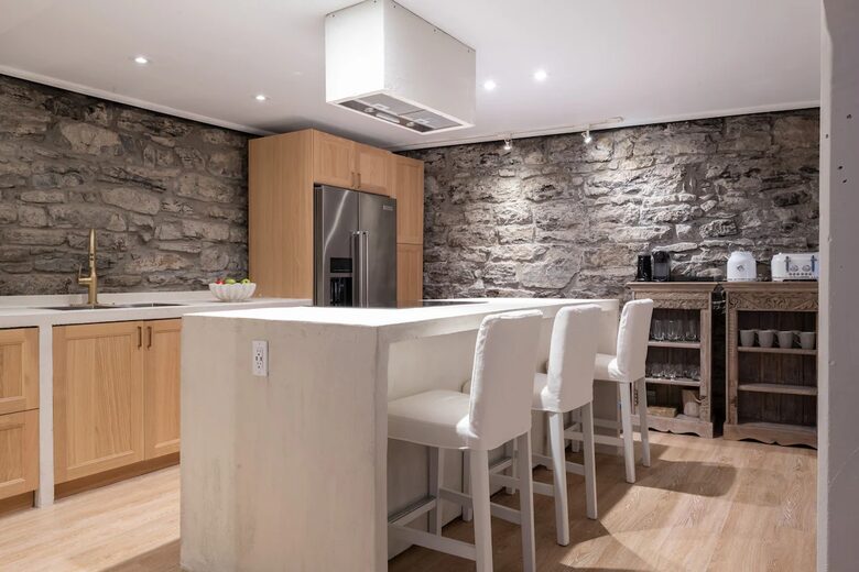 Exclusive 6 bed, 6 bath residence in Old Montreal - Montreal, Canada