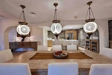 Exclusive 6 bed, 6 bath residence in Old Montreal - Montreal, Canada