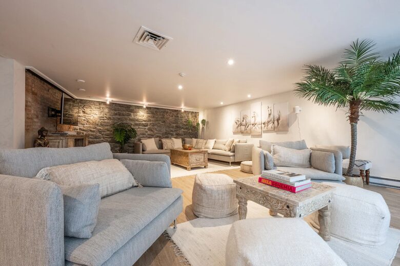 Exclusive 6 bed, 6 bath residence in Old Montreal - Montreal, Canada