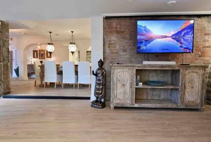 Exclusive 6 bed, 6 bath residence in Old Montreal - Montreal, Canada