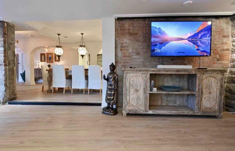 Exclusive 6 bed, 6 bath residence in Old Montreal - Montreal, Canada