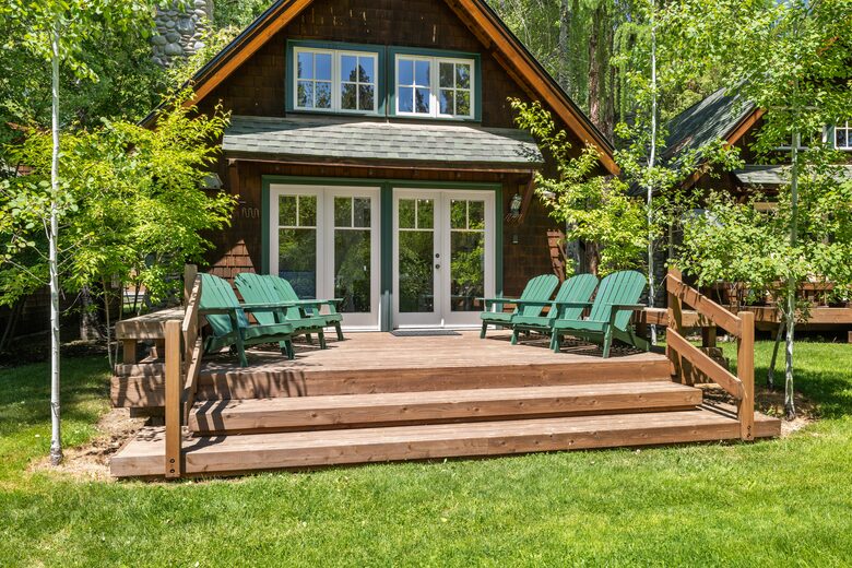 Cabin in Metolius River Resort | Outdoor haven for golfers, adventure, and nature enthusiasts - Camp Sherman, Oregon