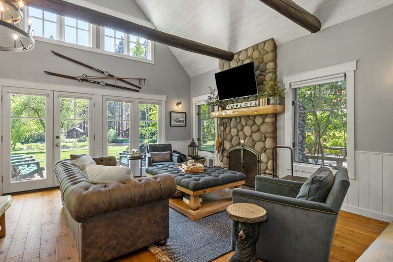 Cabin in Metolius River Resort | Outdoor haven for golfers, adventure, and nature enthusiasts - Camp Sherman, Oregon